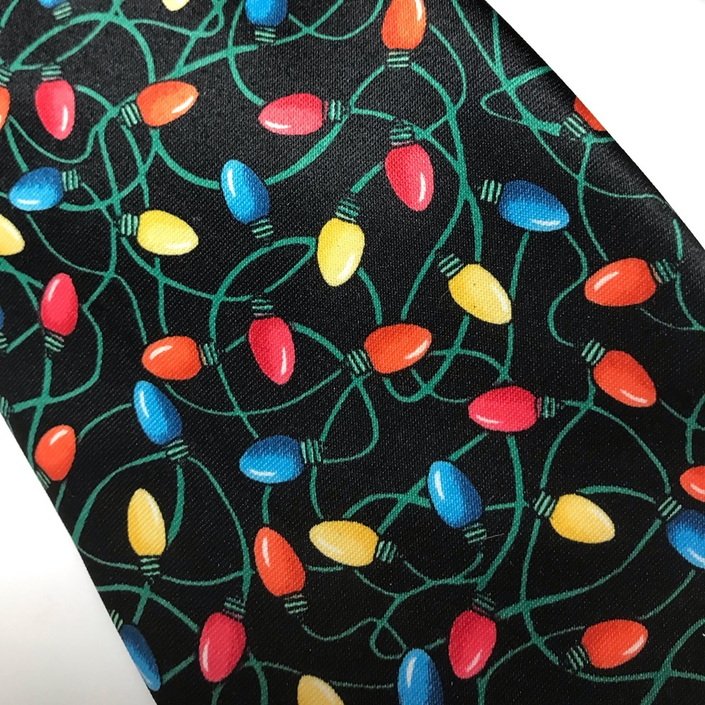 Noel Holiday Lights Tie